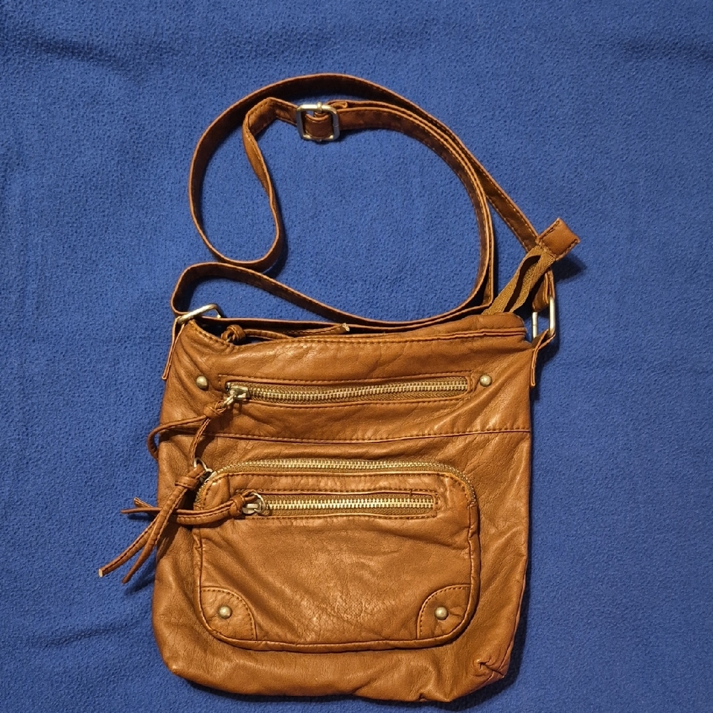 EUC Mudd Tan Crossbody Bag with Zipper Accents